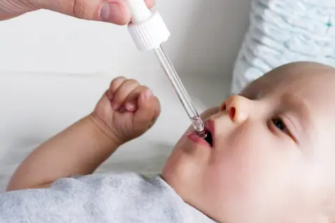 Jak podać dziecku antybiotyk żeby nie wymiotowało - sprawdzone metody