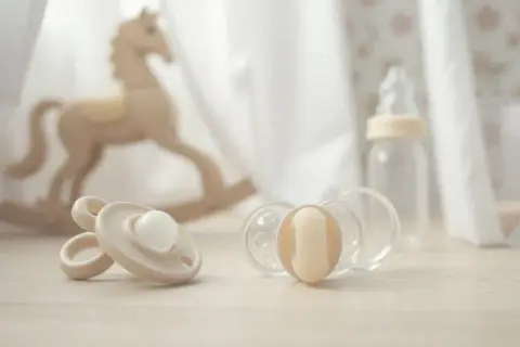 Co ile wymieniać smoczek, aby zapewnić bezpieczeństwo dziecka?