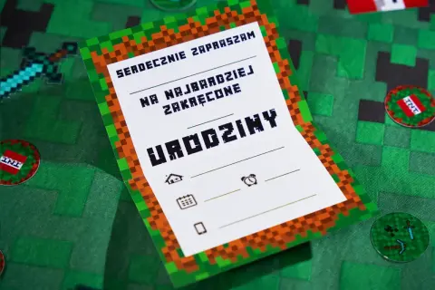 Zaproszenie na urodziny w stylu Minecraft. Dowiedz się, jak napisać zaproszenie na urodziny, które zachwyci każdego fana gry!