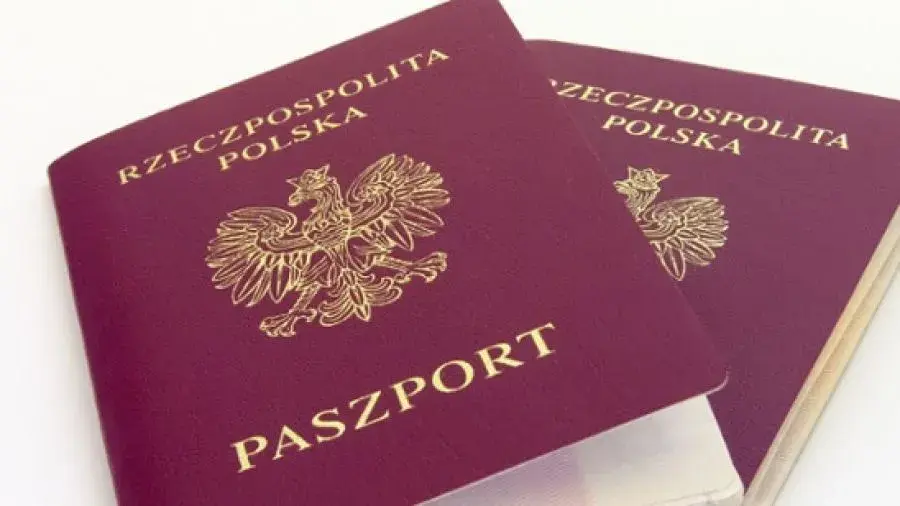 Jak złożyć wniosek o paszport dla dziecka - uniknij błędów i trudności
